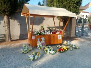 Otvoreno prodajno mjesto na groblju Belafuža - Fotografija 06