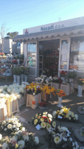 Ponuda cvijeća na Gradskom groblju - Fotografija 15