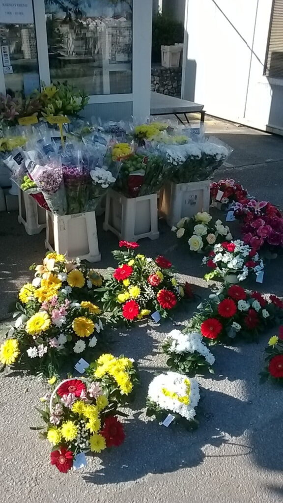 Cvjećarnica na ulazu u Gradsko Groblje