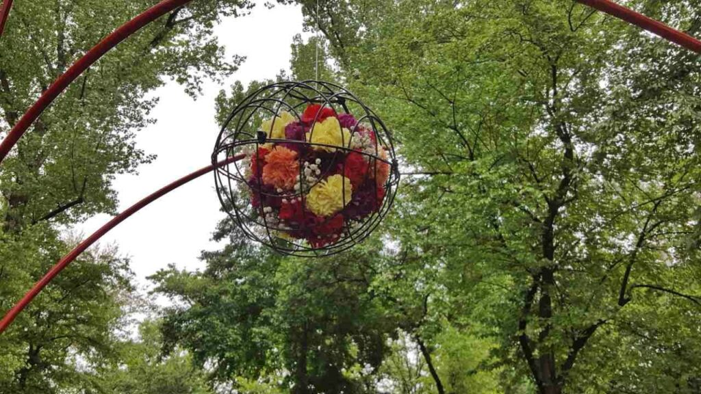 Floraart 2017 instalacija stabla nade